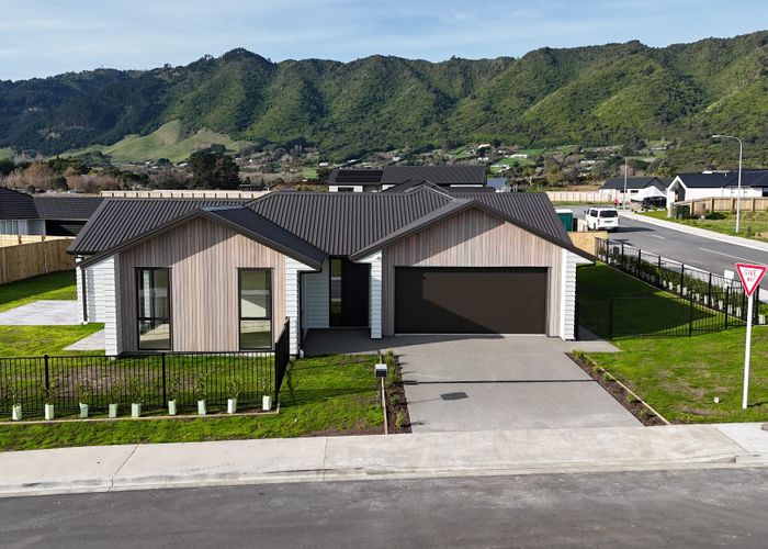 at 24 Kotuku Ngutupapa Way, Waikanae, Kapiti Coast, Wellington