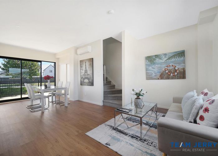  at 2/32 Sunlands Drive, Manurewa, Manukau City, Auckland