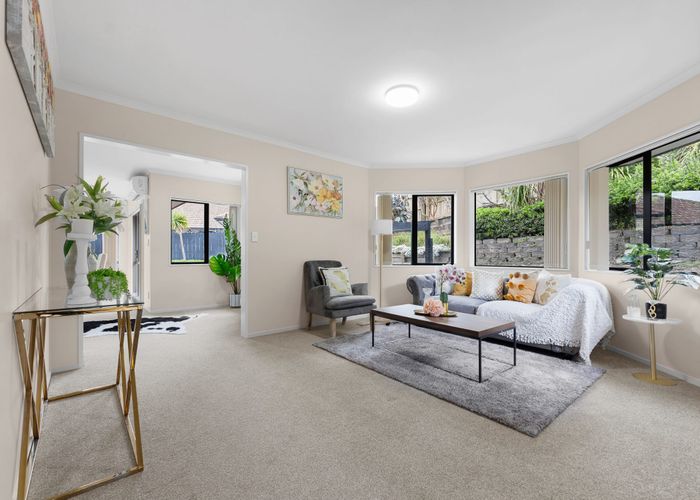  at 8 Bokeen Lane, Flat Bush, Auckland