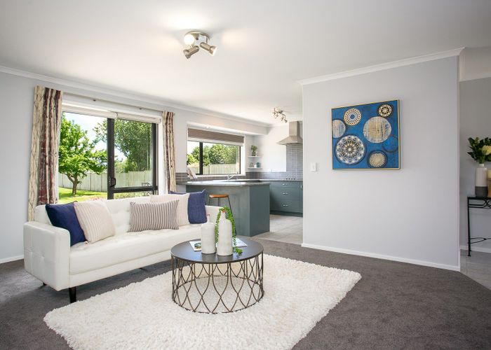  at 14 De La Mare Drive, Leamington, Cambridge