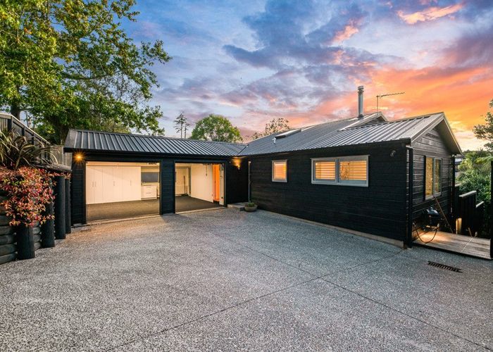  at 22 Woodfern Crescent, Titirangi, Auckland