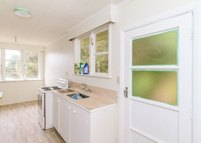  at 8 Thomson Grove, Stokes Valley, Lower Hutt, Wellington