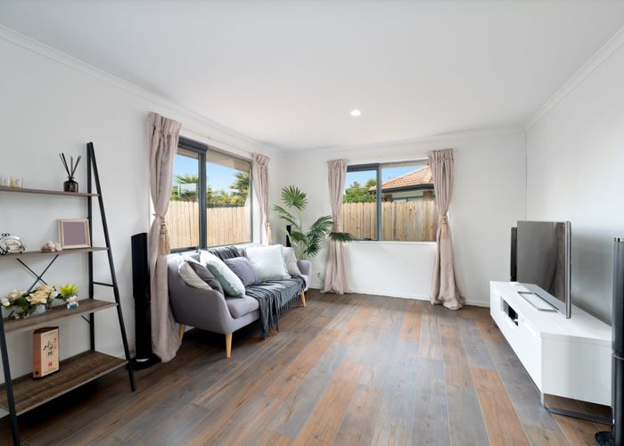  at 6/72 Swanson Road, Henderson, Waitakere City, Auckland