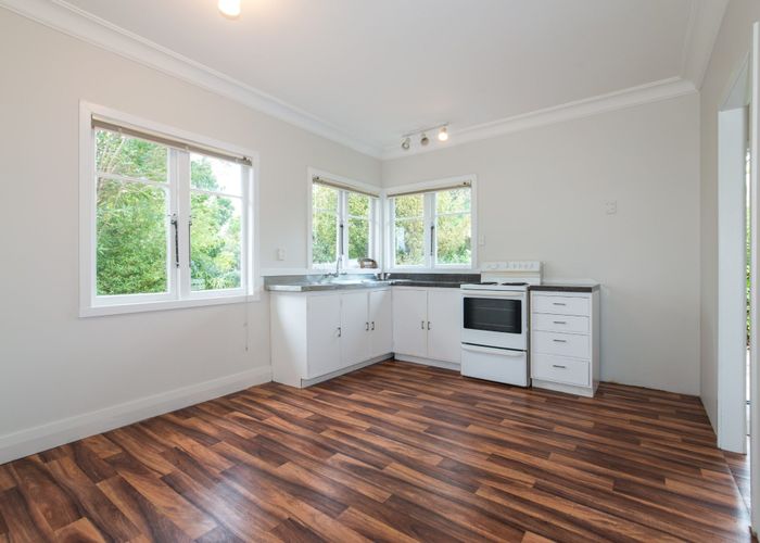  at 15 Cleve Road, Green Bay, Auckland