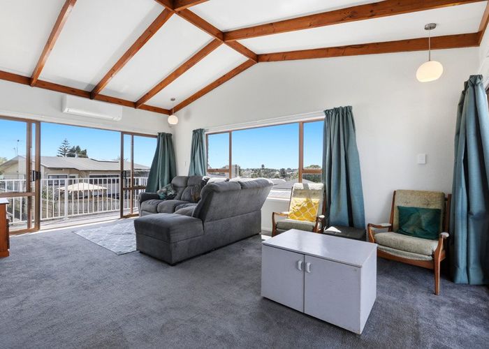  at 2/110 Hillside Road, Papatoetoe, Manukau City, Auckland