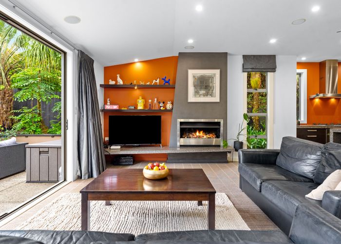  at 2/15 Totara Grove, Hillcrest, Auckland