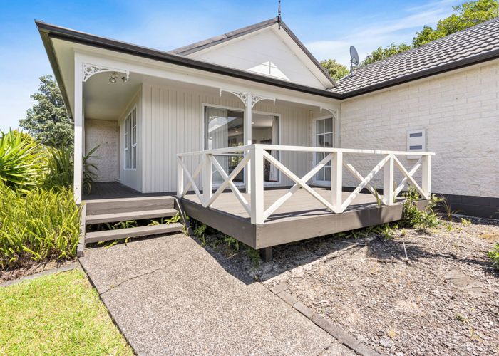  at 193 Chelsea View Drive, Chatswood, Auckland