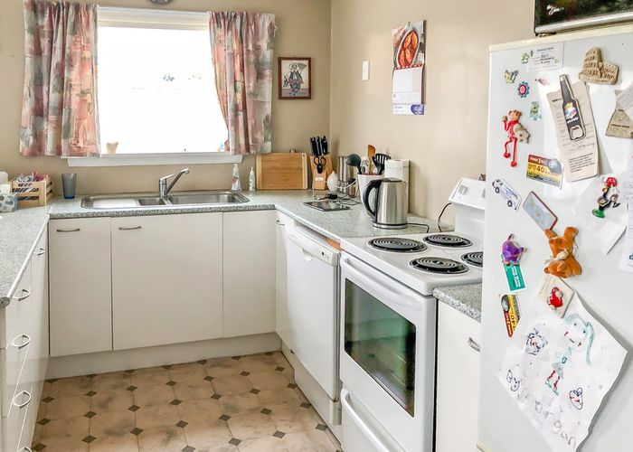  at 7 Rennie Place, The Pines Beach, The Pines Beach