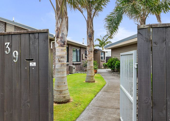  at 39 Tiverton Crescent, Whalers Gate, New Plymouth, Taranaki