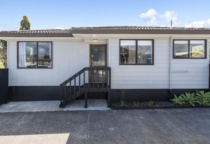  at 2/221 Waitemata Drive, Ranui, Auckland