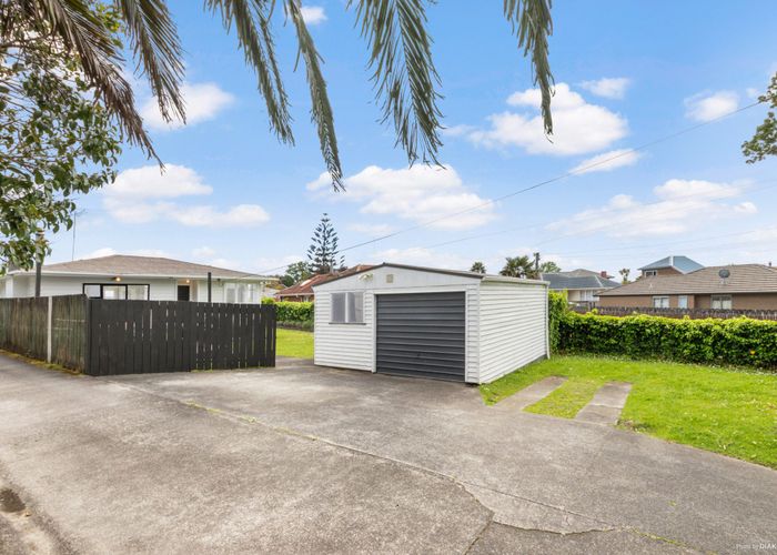  at 12 DUNCAN AVE, Te Atatu South, Auckland