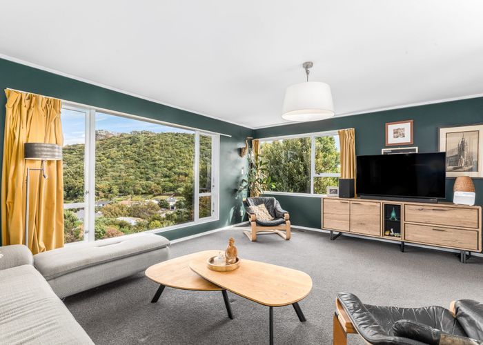  at 5 Meridian Way, Whitby, Porirua