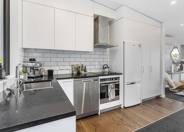  at 15/20 Trent Street, Island Bay, Wellington