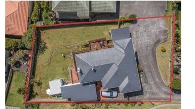  at 10 Coronation Road, Glenfield, Auckland