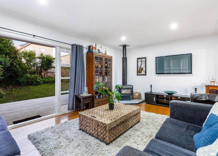  at 77 Royal Road, Massey, Auckland