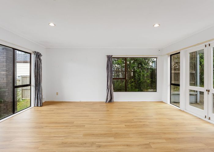  at 27 Greenvalley Rise, Glenfield, North Shore City, Auckland