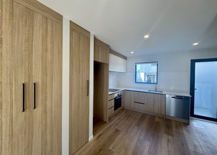 at 12/506 Glenfield Road, Bayview, North Shore City, Auckland