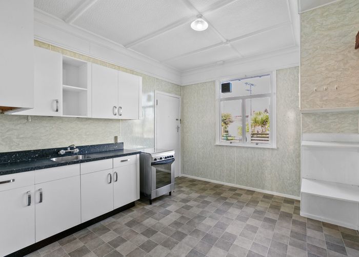  at 14 Mangorei Road, Strandon, New Plymouth