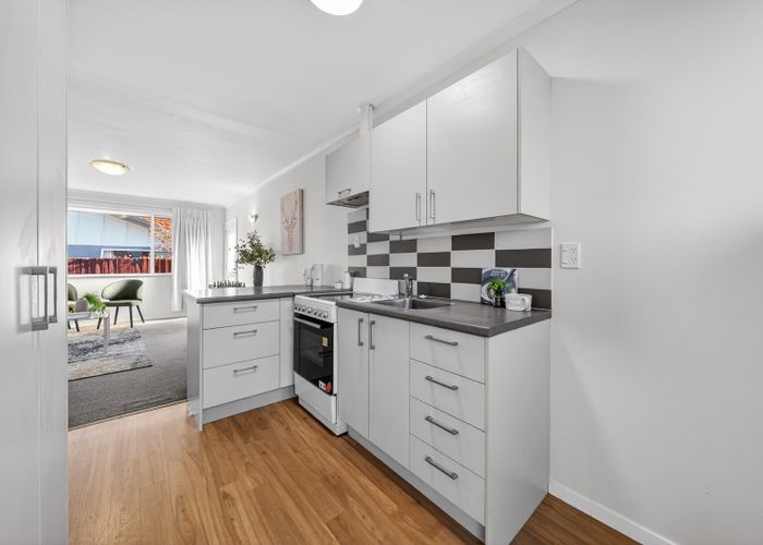  at Flat 2/33 Eastling Street, Bishopdale, Christchurch City, Canterbury