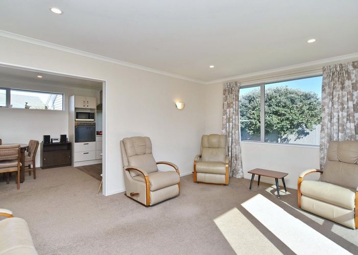  at 2/62 Vivian Street, Burwood, Christchurch