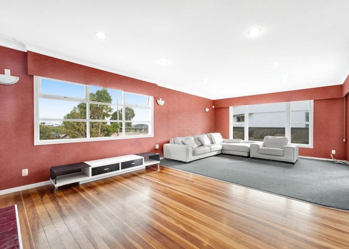  at 1/53 Bradbury Road, Highland Park, Auckland