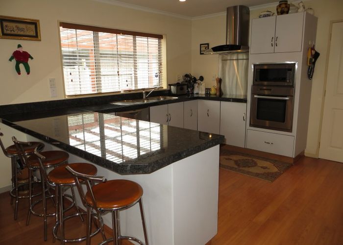  at 2 Rosebank Avenue, Kelvin Grove, Palmerston North