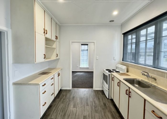  at 1006 Tremaine Avenue, Roslyn, Palmerston North