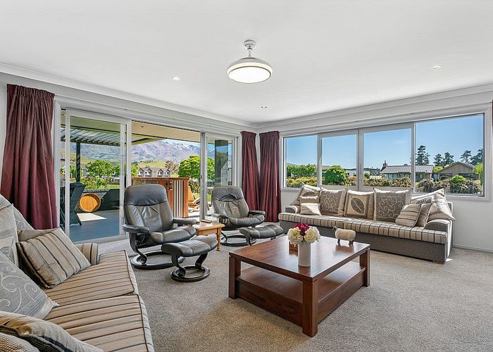  at 65 Perriam Place, Mount Pisa