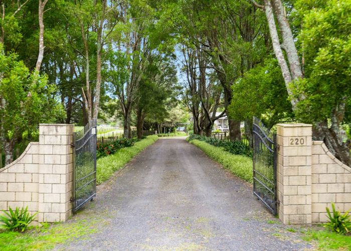  at 220 Boord Crescent, Kumeu