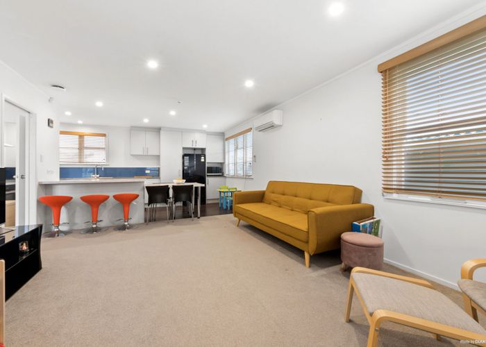 at 29 Carr Road, Three Kings, Auckland