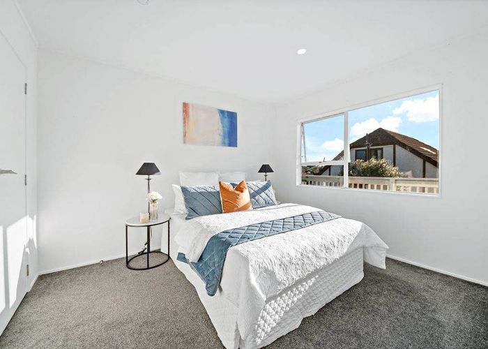  at 2/52 Cherry Road, Bucklands Beach, Manukau City, Auckland