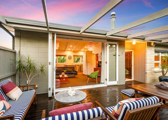  at 1 Dawnhaven Drive, Te Atatu Peninsula, Waitakere City, Auckland