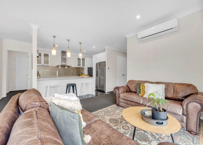  at 6 Weatherly Drive, Beachlands, Auckland