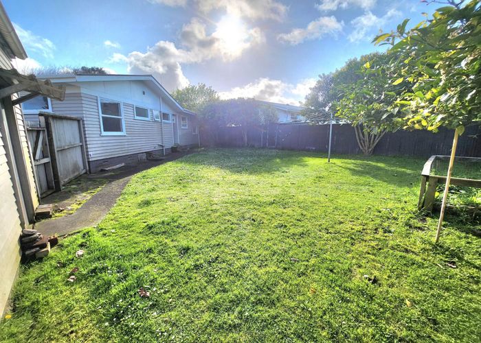  at 25 Brentford Place, Manurewa, Manukau City, Auckland