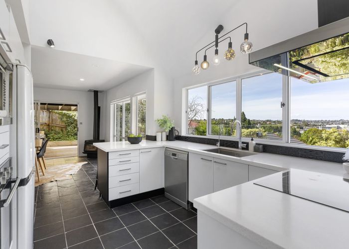  at 2/15A Beatrice Avenue, Hillcrest, Auckland