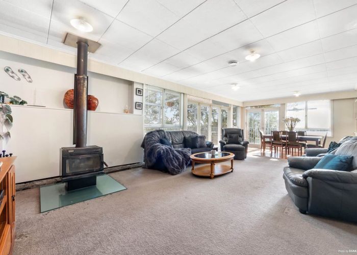  at 1/40 Verbena Road, Birkdale, Auckland
