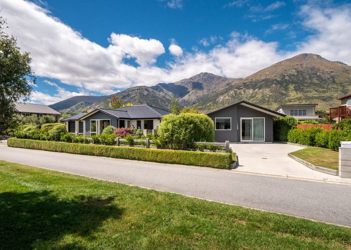  at 10 Coburn Place, Lake Hayes Estate, Queenstown-Lakes, Otago