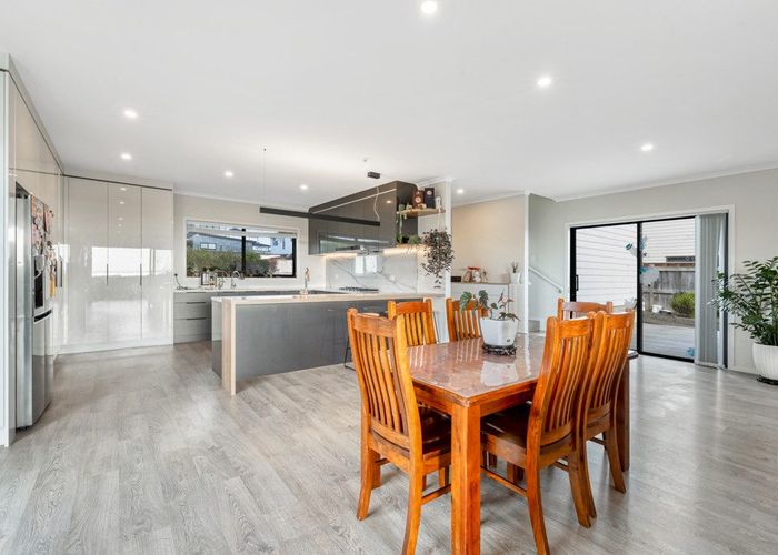  at 11 Whawhaki Road, Beachlands, Manukau City, Auckland