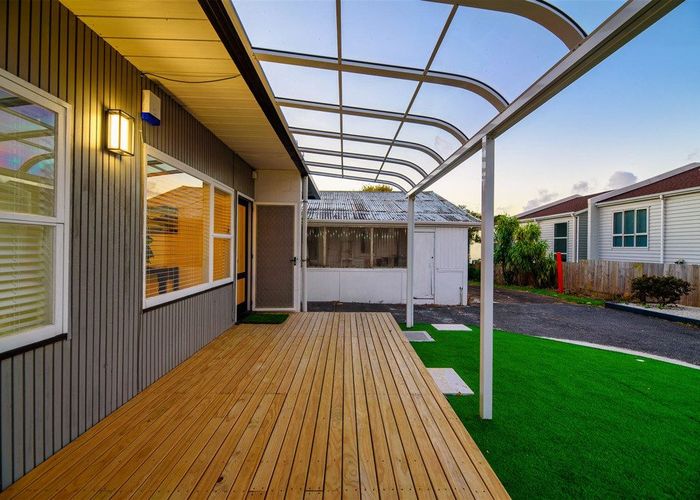  at 2/7 JAMES Road, Manurewa, Manukau City, Auckland