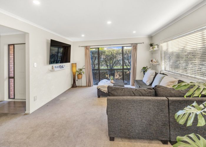  at 4 Bridgefield Crescent, Flat Bush, Auckland