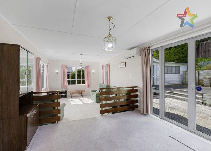  at 15 Mossburn Grove, Kelson, Lower Hutt