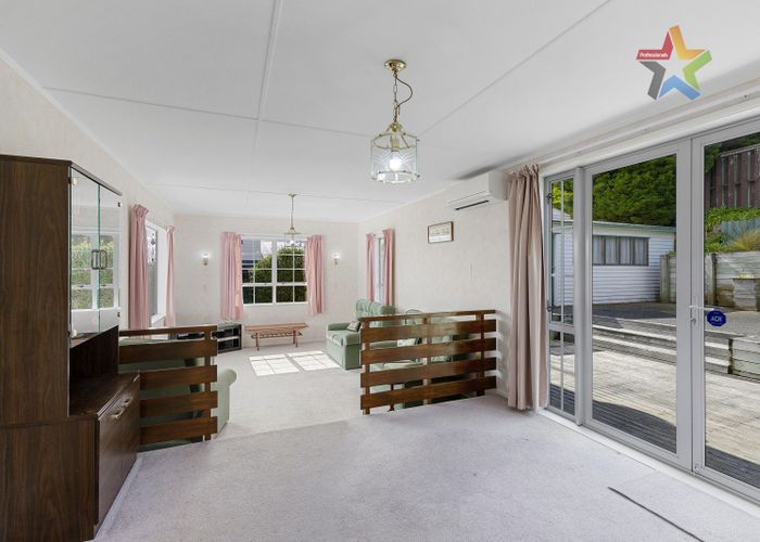  at 15 Mossburn Grove, Kelson, Lower Hutt, Wellington