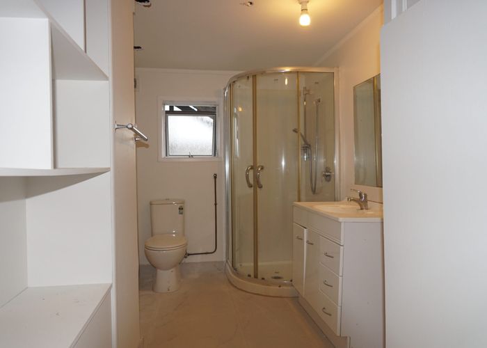  at 1/609 Glenfield Road, Glenfield, North Shore City, Auckland