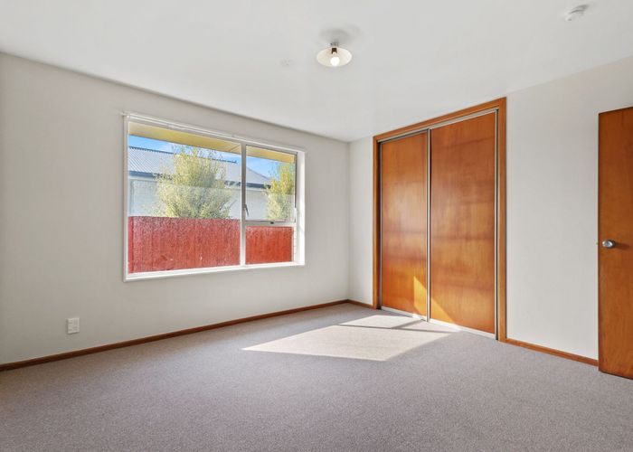  at 2/68 Kawau Crescent, Bromley, Christchurch City, Canterbury