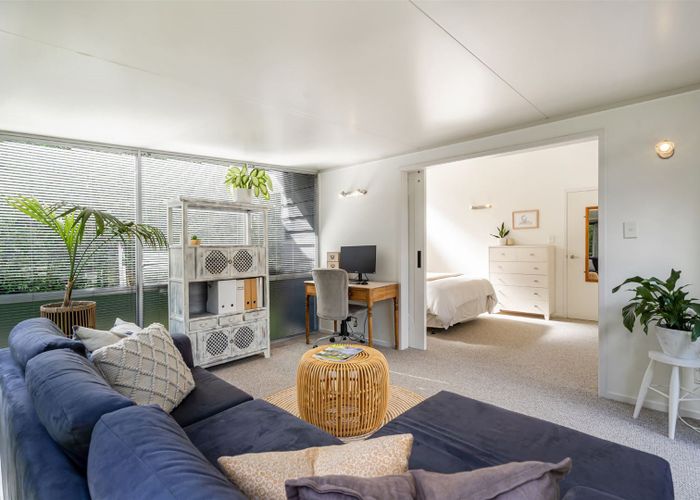  at 1/52 Norwood Road, Bayswater, Auckland