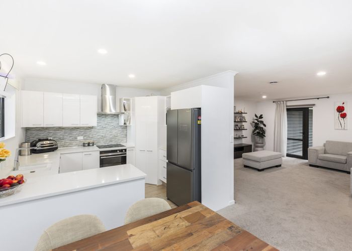  at 2/17 Cunningham Place, Halswell, Christchurch City, Canterbury