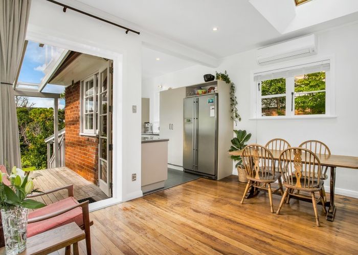  at 16 Wainoni Avenue, Point Chevalier, Auckland