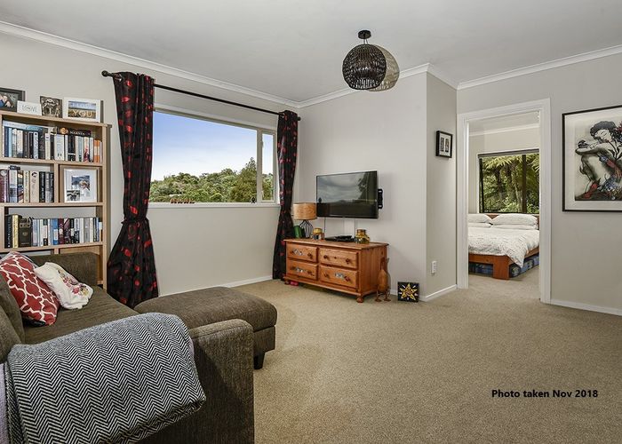  at 8 Warner Park Avenue, Laingholm, Auckland