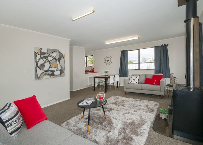 Free property data for 2/26 Trevethick Grove, Woburn, Lower Hutt
