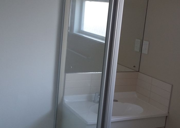  at 2/29 Malone Road, Mount Wellington, Auckland